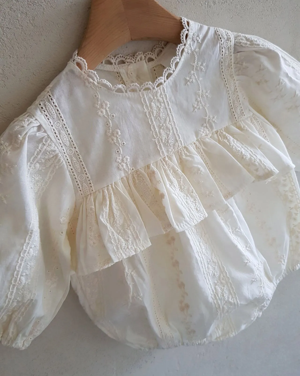 Baby Long Sleeve Embroidery Ruffle Romper(3-15m) - Ivory