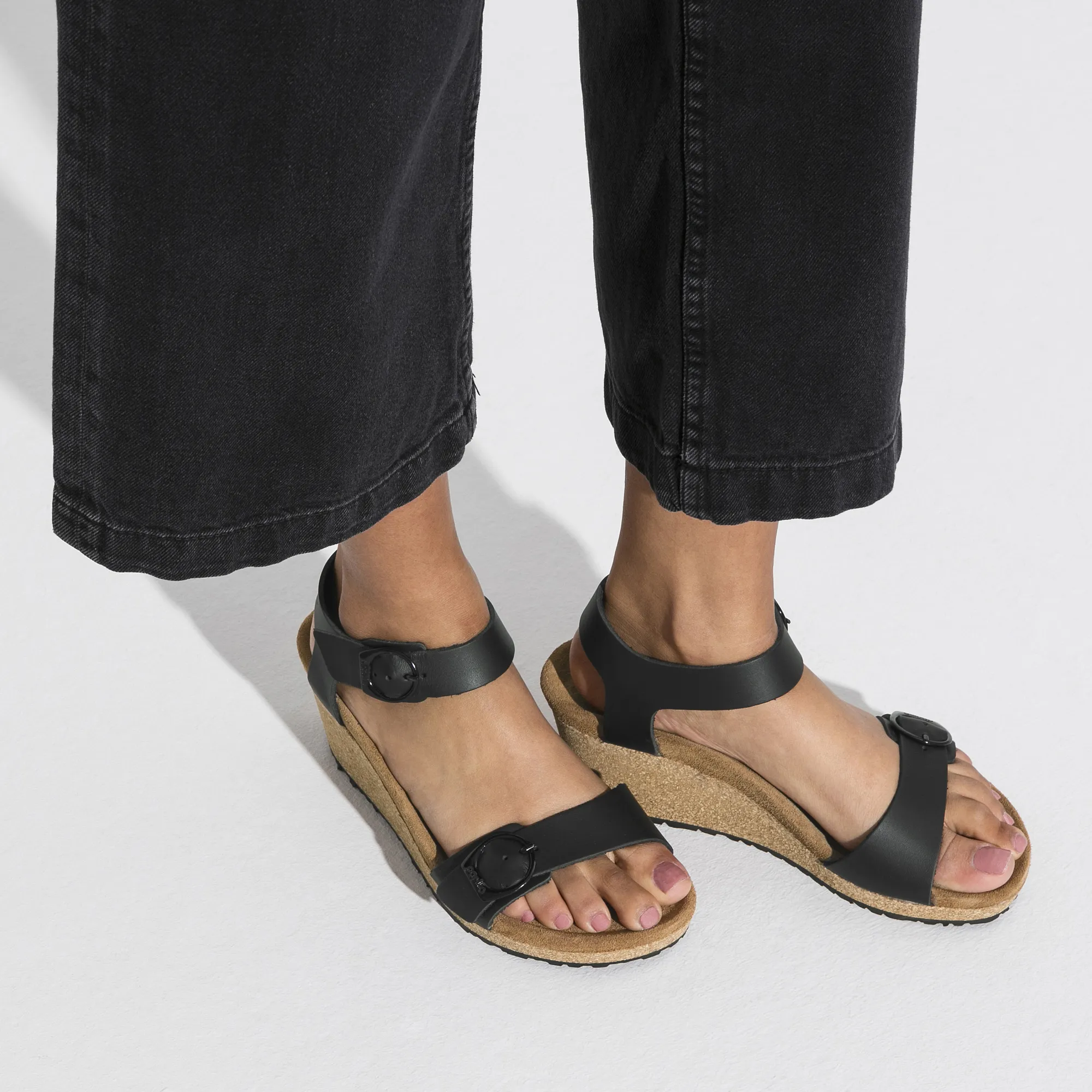 Birkenstock Soley Ring-Buckle Oiled Leather: Black 