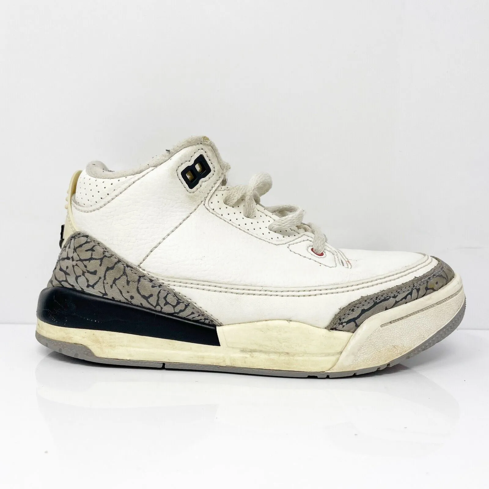 Nike Boys Air Jordan 3 DM0966-100 White Basketball Shoes Sneakers Size 1Y